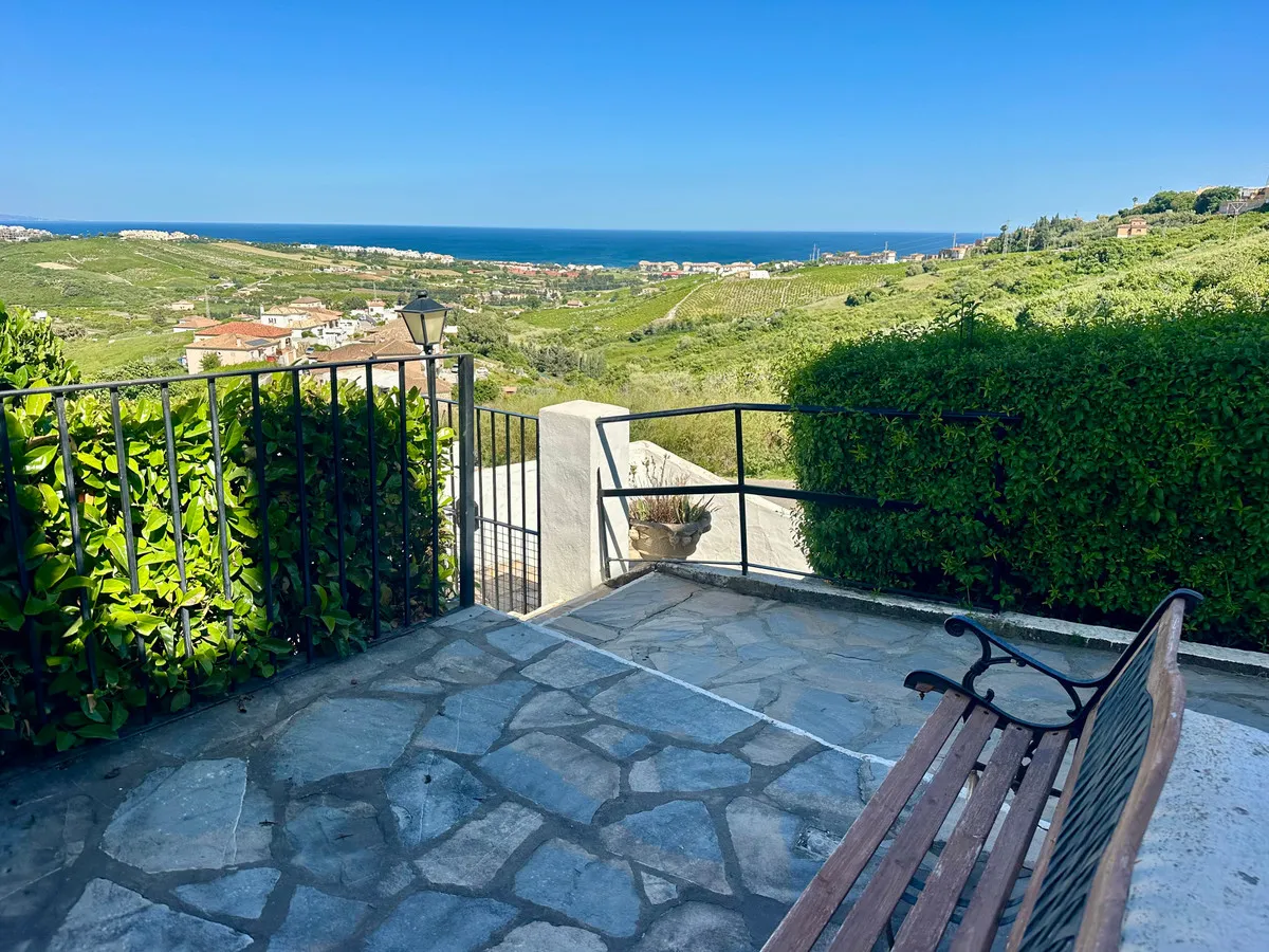 108028c6-f41d-45d1-967d-32fbd27afa14