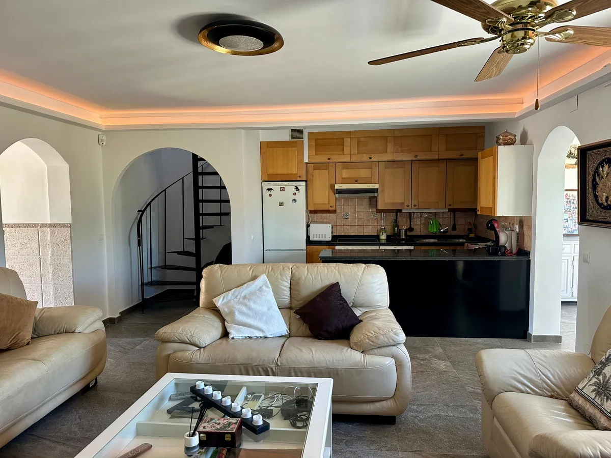 94cca9f4-9449-4265-bc10-c2e6f57ab3ad