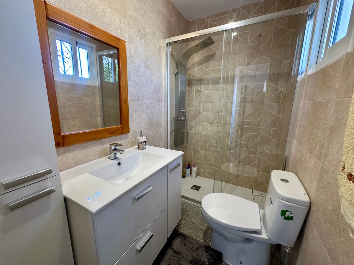 d4f6fc99-33a8-43e2-9c00-0d6d32d21c4a