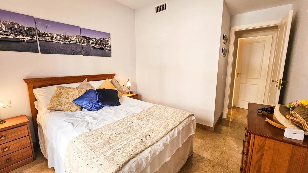 2b93a5d0-b0e2-46f7-8d7c-79255ab48055