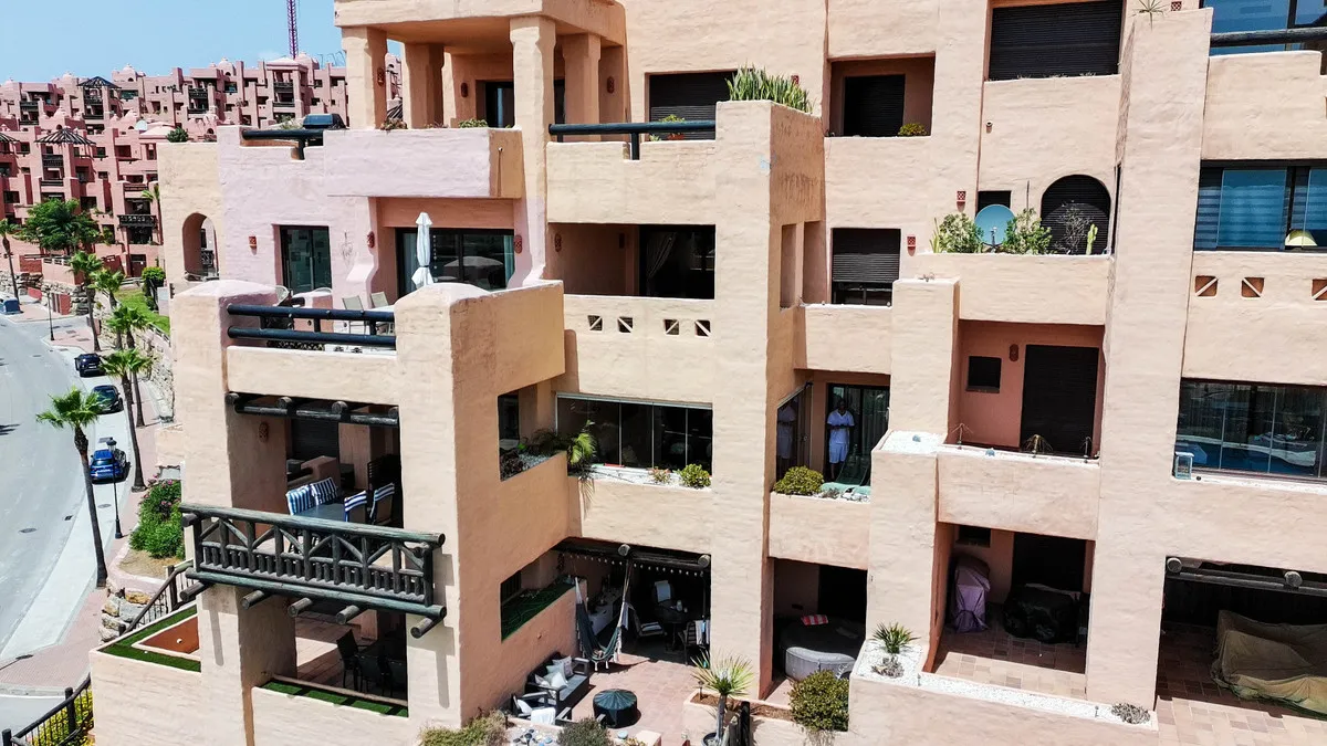 33a581c3-01ba-4638-85da-f1576d8eb591