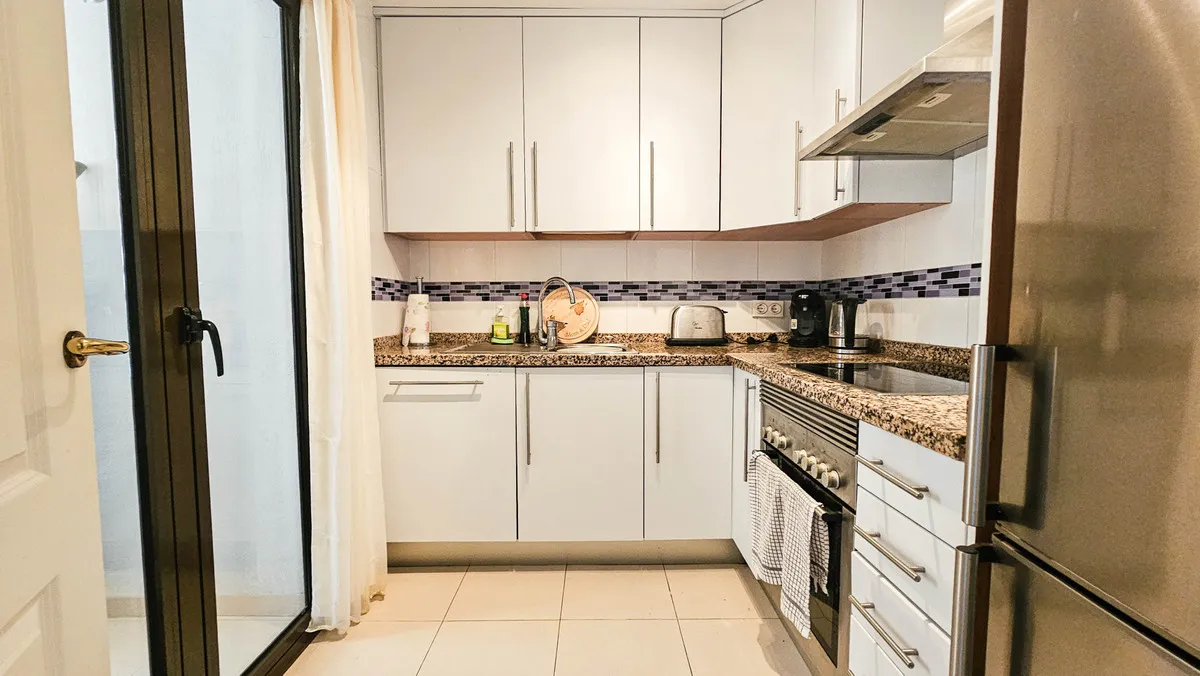 fcb7bda6-a4c0-4a84-b444-810df202d53c