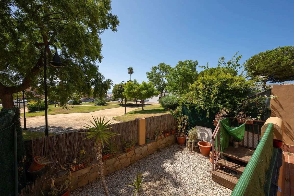 72f6b826-04c3-4006-a016-0b2b391259a5