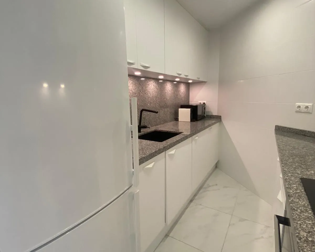 f9b682c6-1522-4418-927b-39740c804c3b