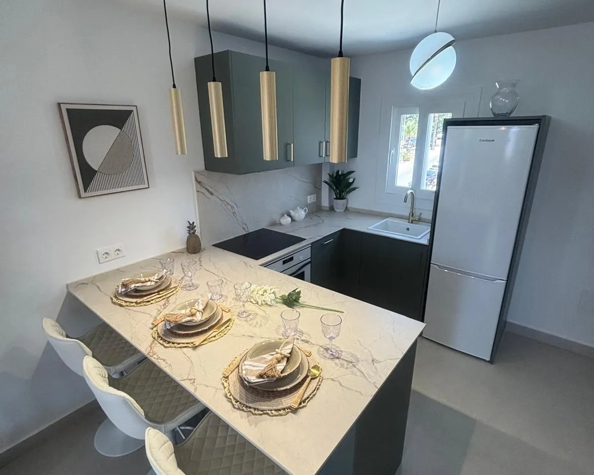 62b9bcf4-a4f5-4233-98f6-12b9372c24d3