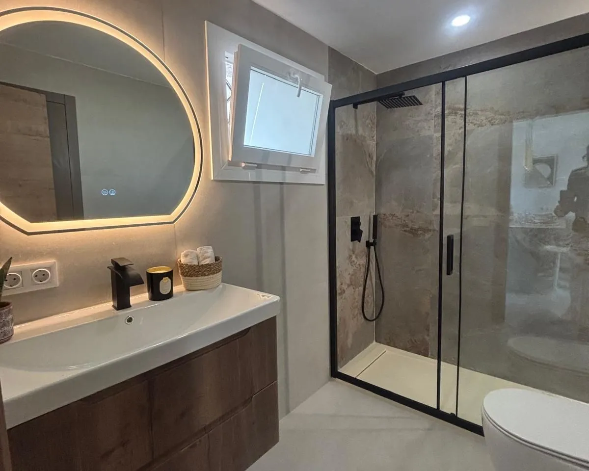 feae6b9a-3d45-42b0-8312-5de218fd1874