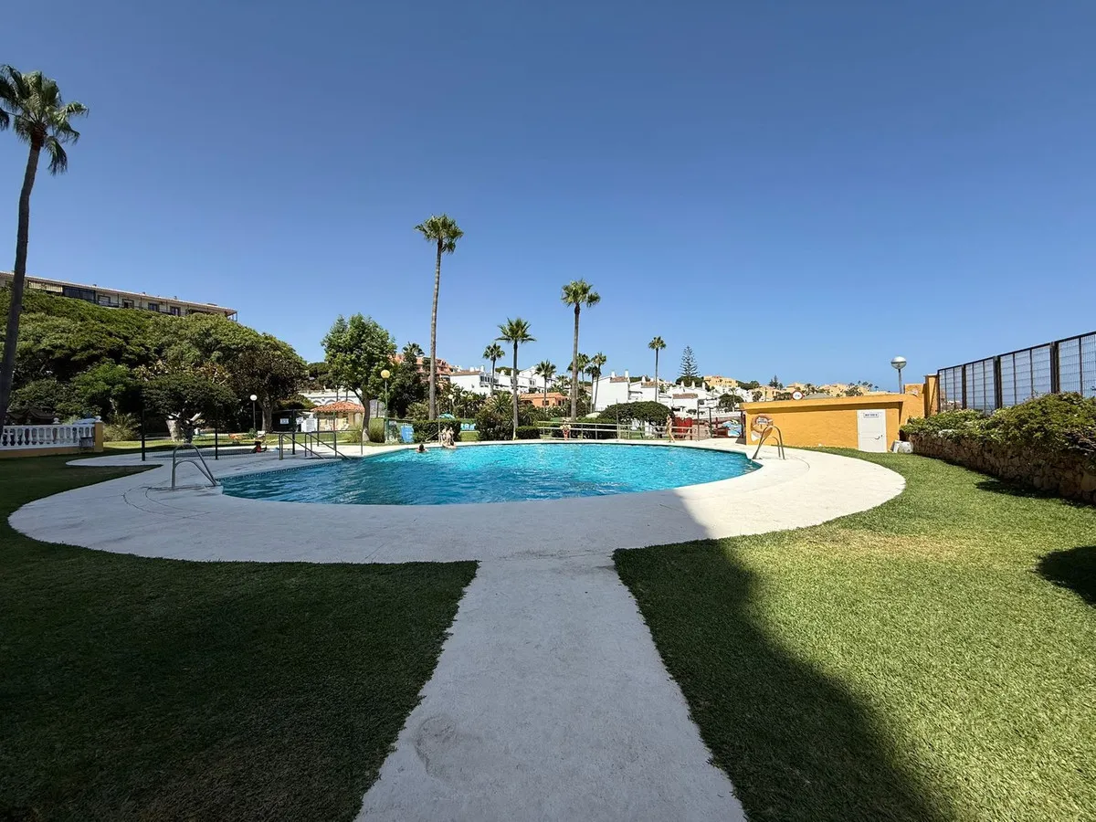 fb59999f-7b6b-40e6-ac94-621dc61c0d33