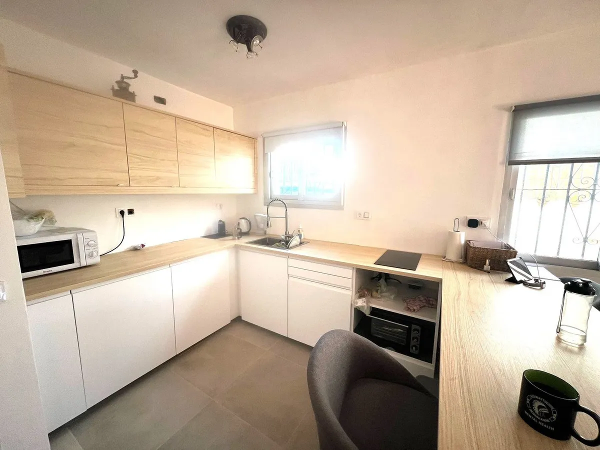 e6ae367e-fb61-4161-b09a-017dca86e55c