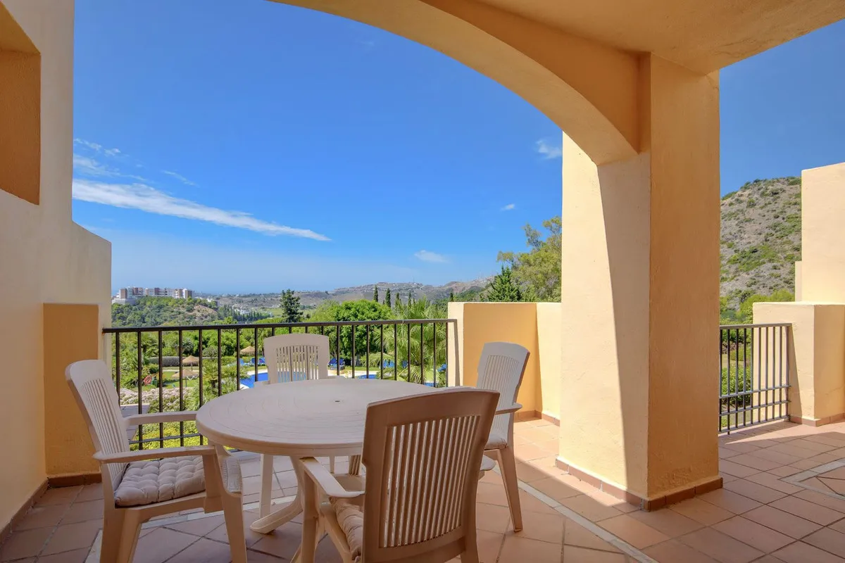 1b65de2f-3a62-467d-8843-e7d4bf1bfdd4