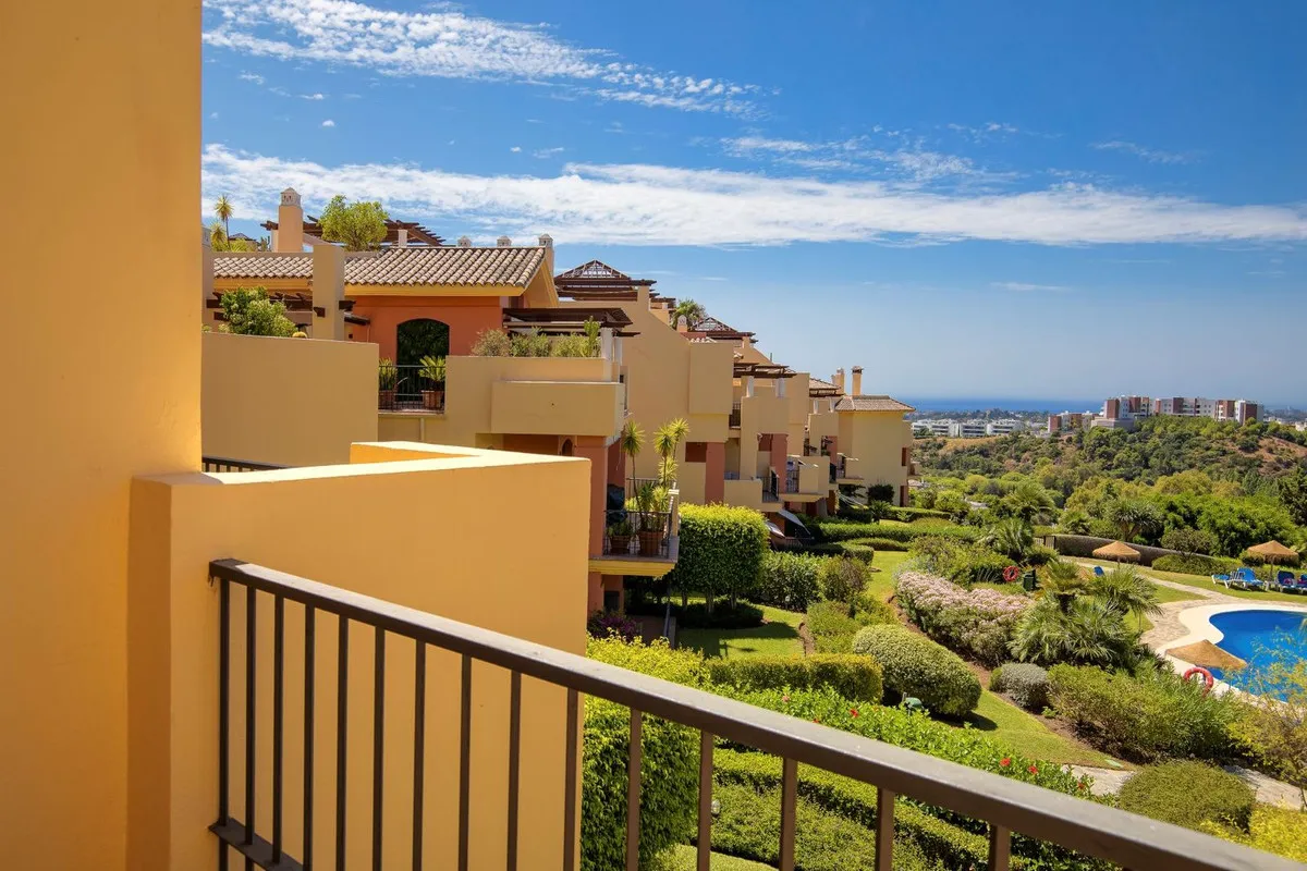 2b3d063c-45fa-4ef6-b53d-9143f96fb756