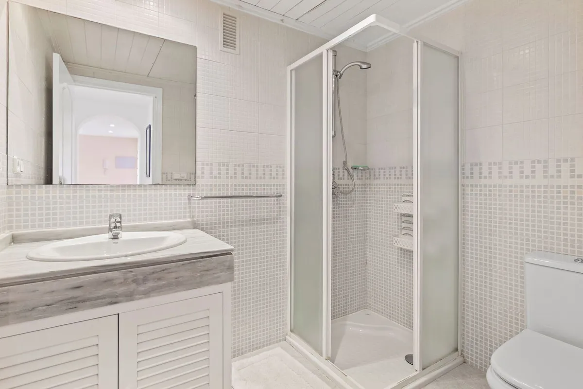 81b70e5a-403c-443f-9aa8-adb8716f2838