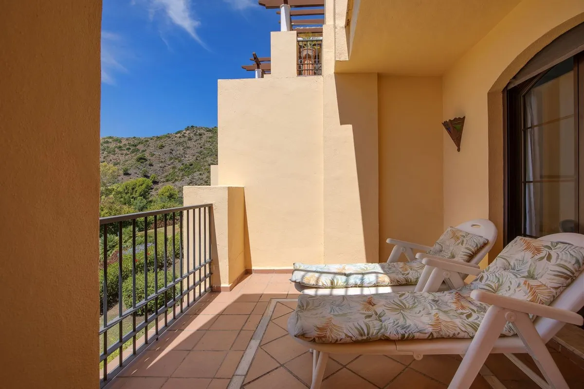 8924281e-e75b-44a9-94ab-c938de6225bc