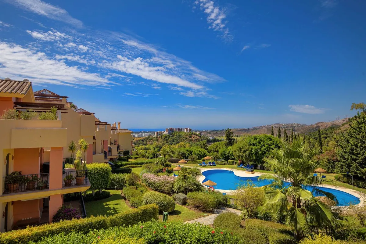 e8ee8b23-8784-4a54-bc82-bb2622808f70