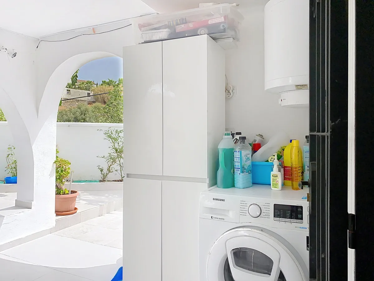 9dd825e6-ec44-4883-96bd-1d6738966c8a