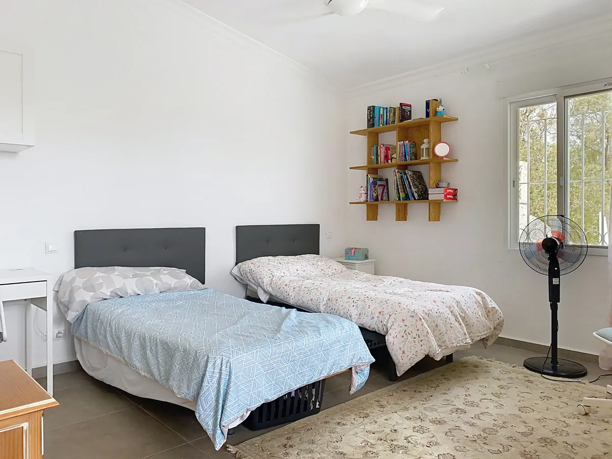 c9504936-1cfe-4dae-8408-115166d3ccde