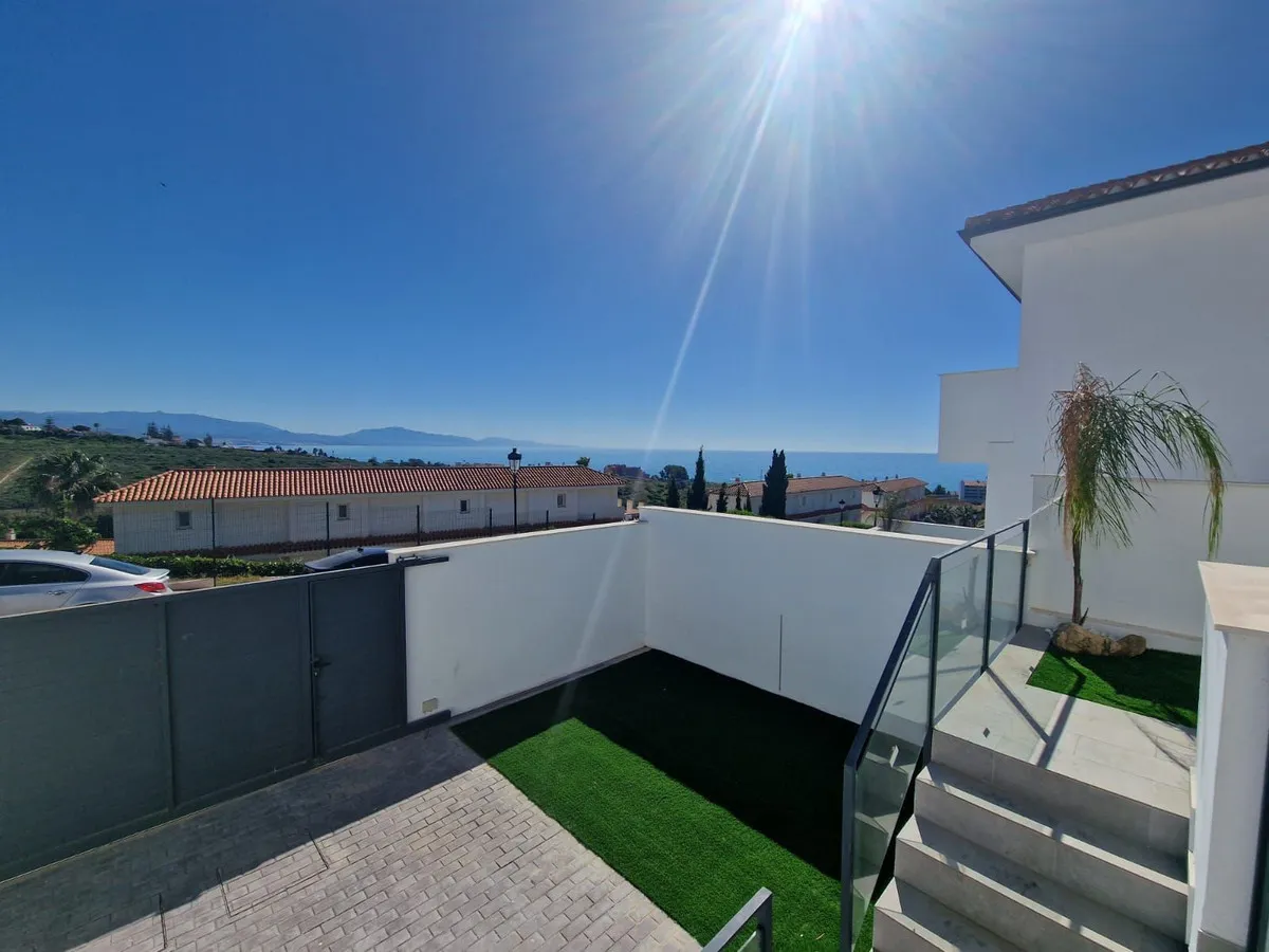 a9298a8f-710c-426b-9592-fb15ad1bb908