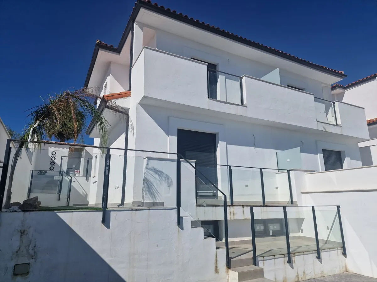 dff56091-5f9f-40ca-bf04-1f9ff0f06ec6