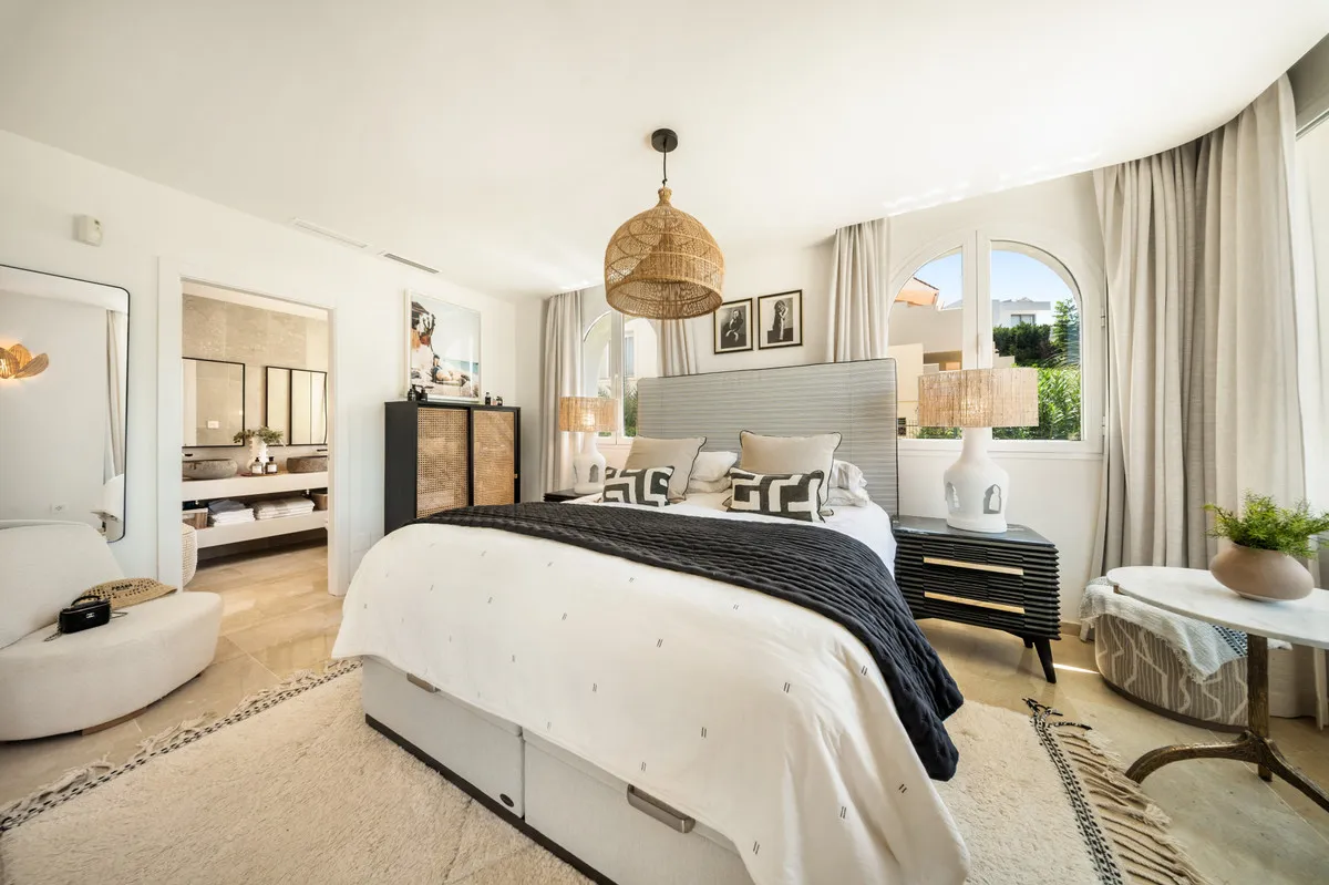 faee23b4-605e-40e6-a215-2bc4a95fa914