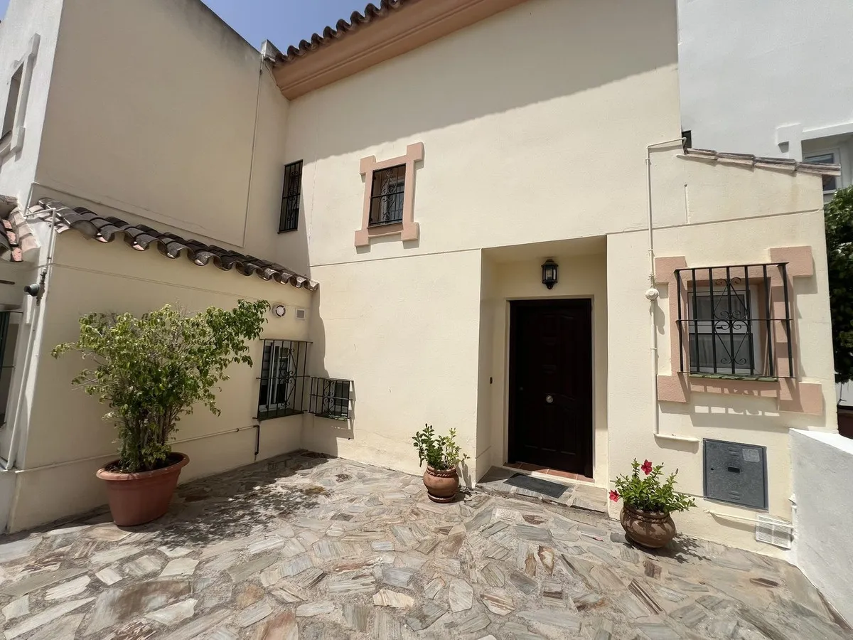 c8068fe4-ee6f-48f3-8433-5d42147e5573