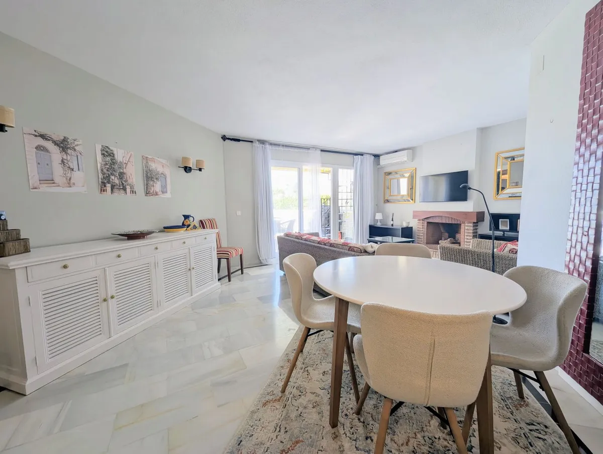 8d983e99-43a2-47d0-8312-aa99f573eacb