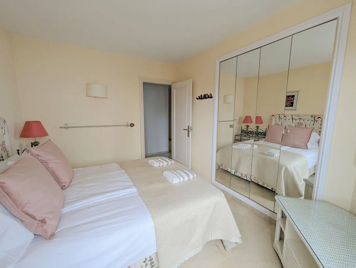 8e475bee-3b84-4d99-baf6-6bb4af026f7d