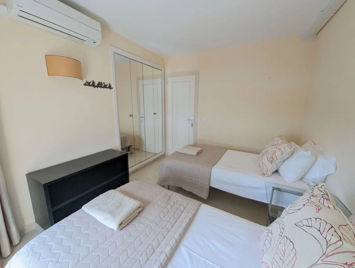 e8f8f443-2e9f-4ff7-9847-dca58f958074