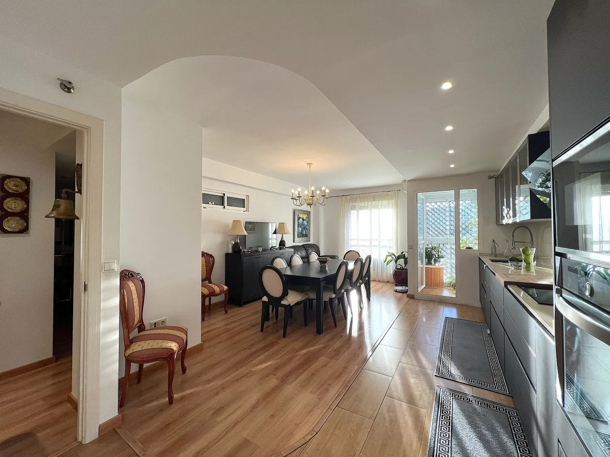 53ae0a45-865d-41f4-b44c-92c792c8a93e