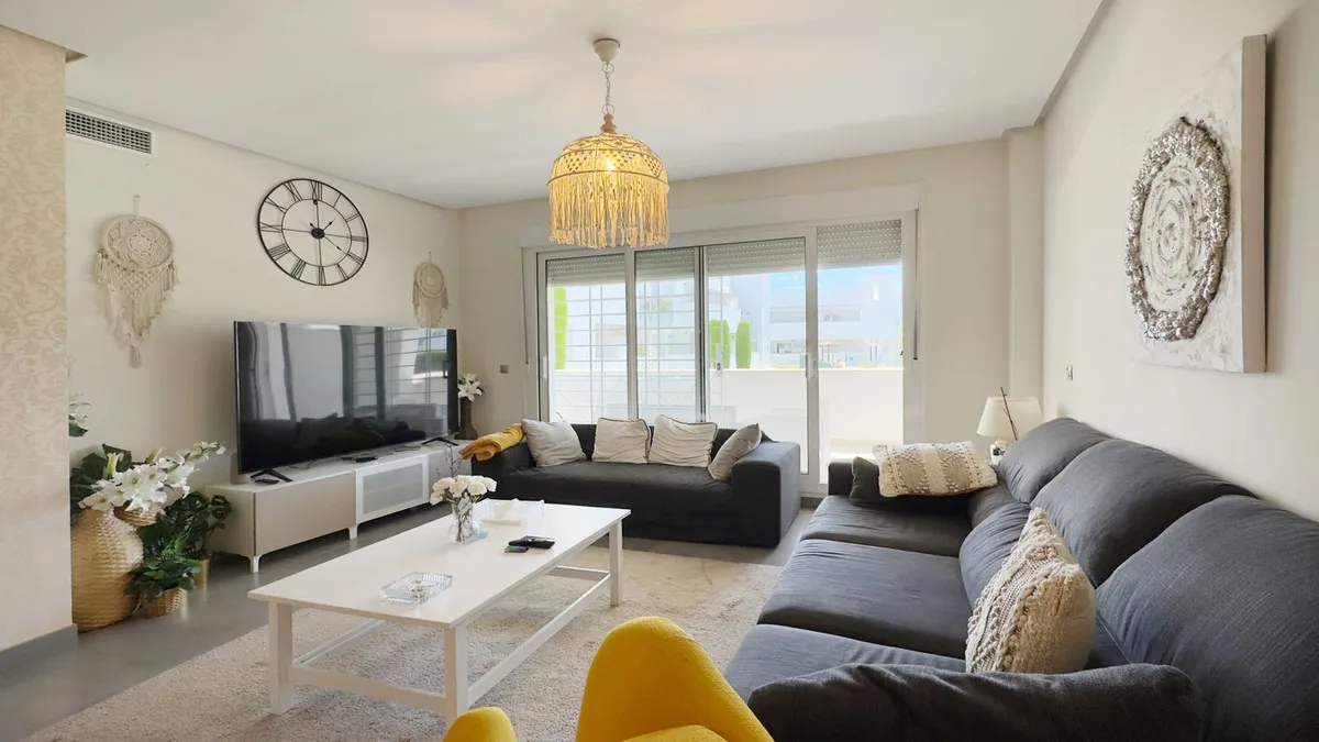 c8926ff5-b3bb-4aa4-aab5-2f8b4935c83e