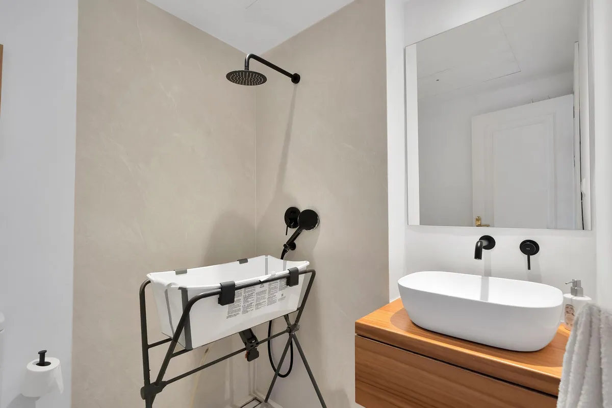 07f02d7a-2459-43f8-a9c1-975429025bca