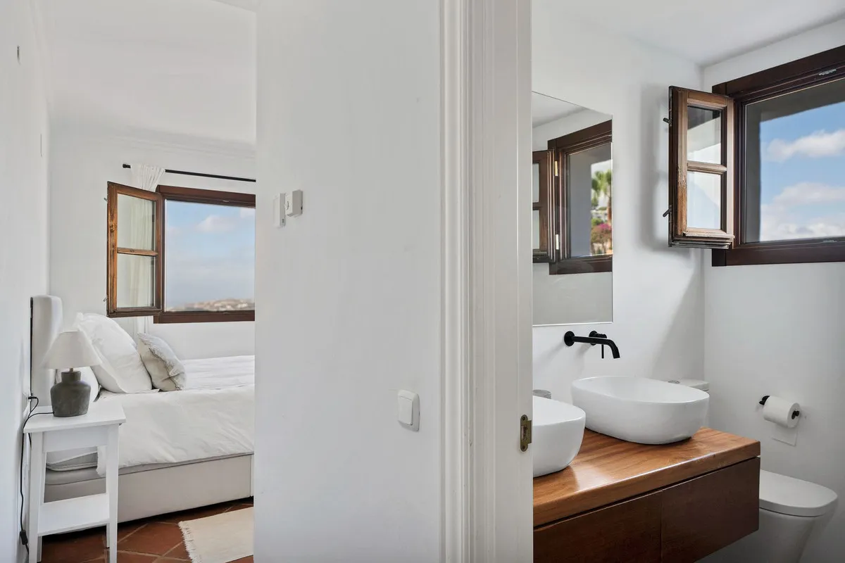 a84a5142-4c38-4027-a157-3e370200b06e