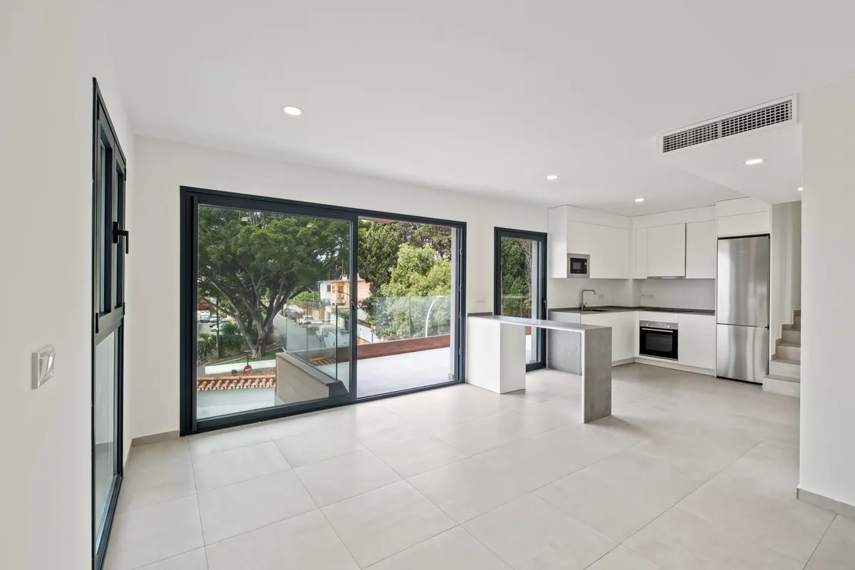 4ac870d8-3bce-4b56-a9bc-7f350f8c7bc8