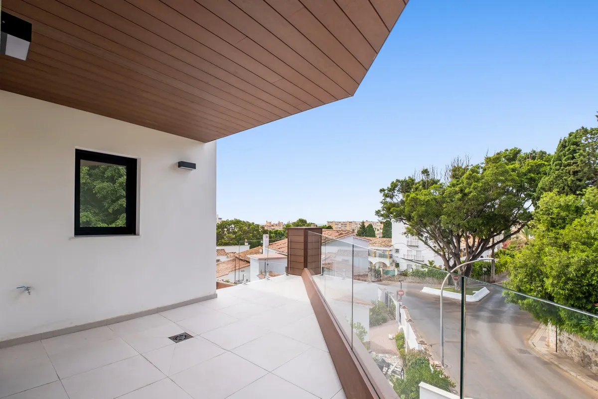 f7734cca-f9dd-42c5-86fe-a4b195dea530