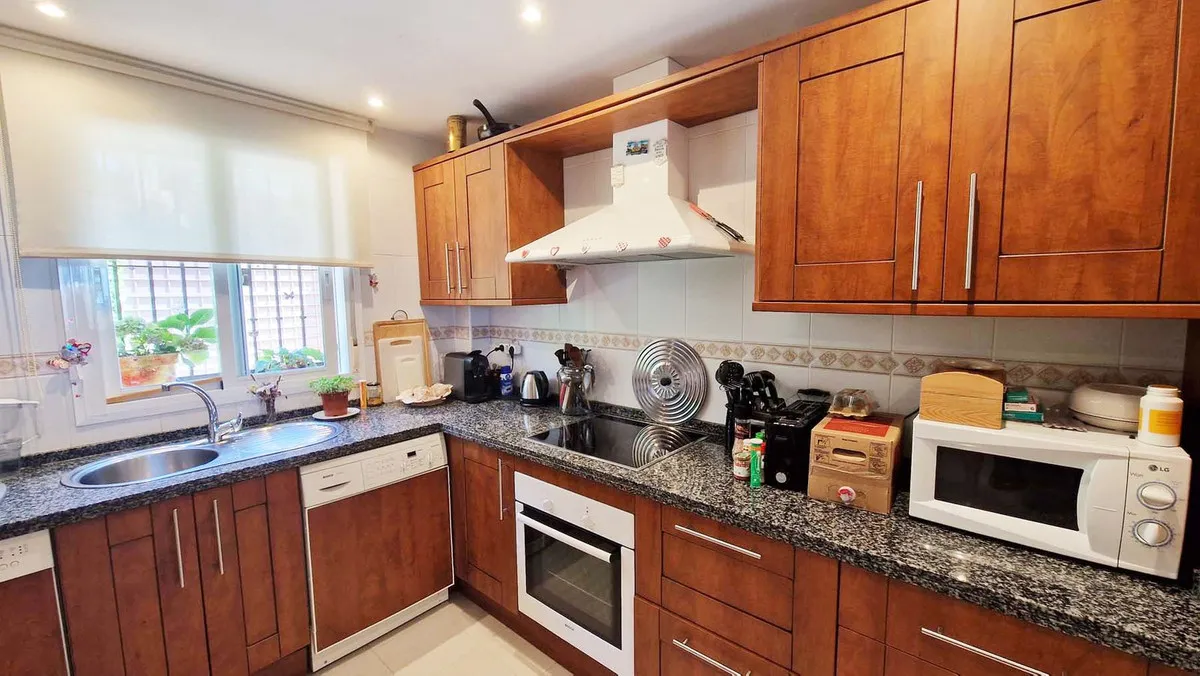 6b2ea9f1-8a9f-4e1b-8195-6a77270c4cac