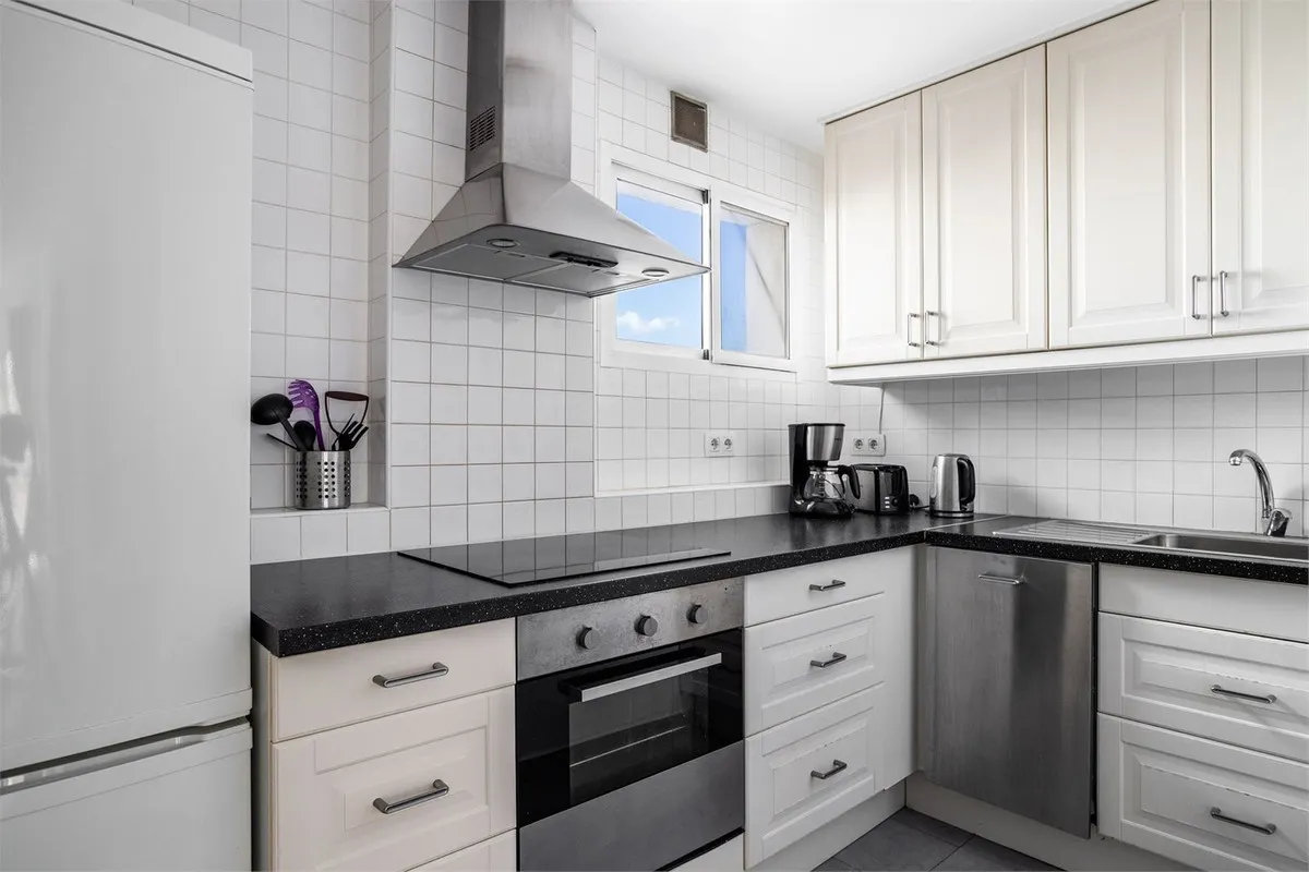 9c121e7a-57ea-41ac-bb1f-9ad0d780a3f7