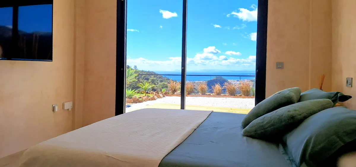 7b893c7f-dc59-47b3-8ef2-7f75eb94d315