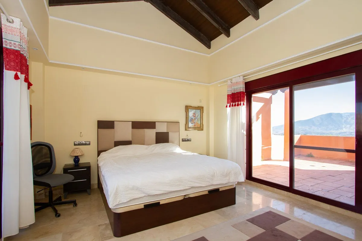 52e58198-4f6e-4f1d-a362-6b424e2a57fb