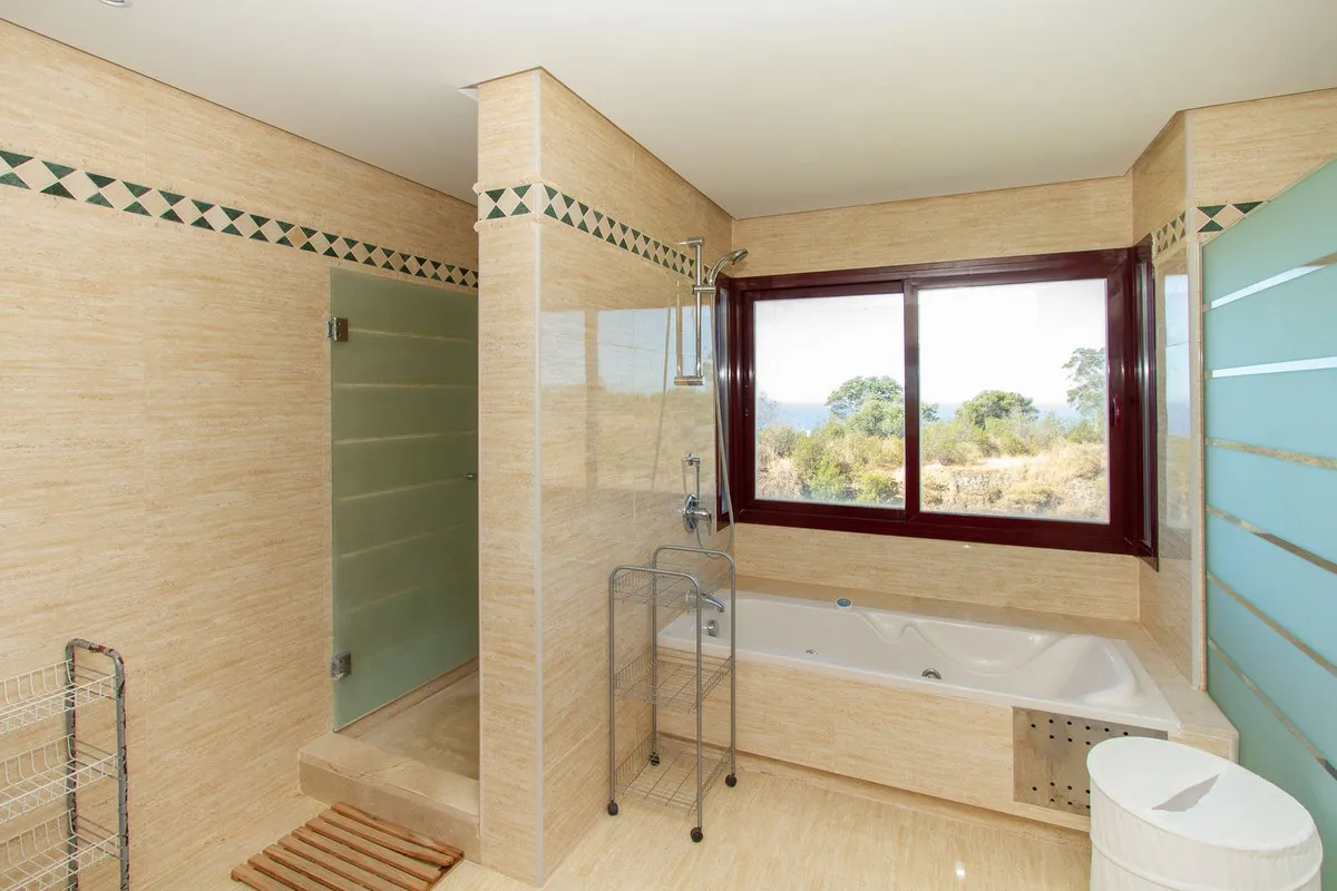 b3802d88-dd6c-4912-97b0-6f3df539baf5