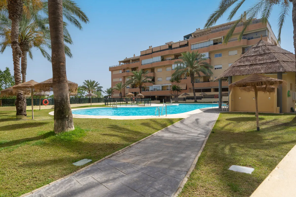 f9b0e176-7258-4102-a8fc-70232631babe