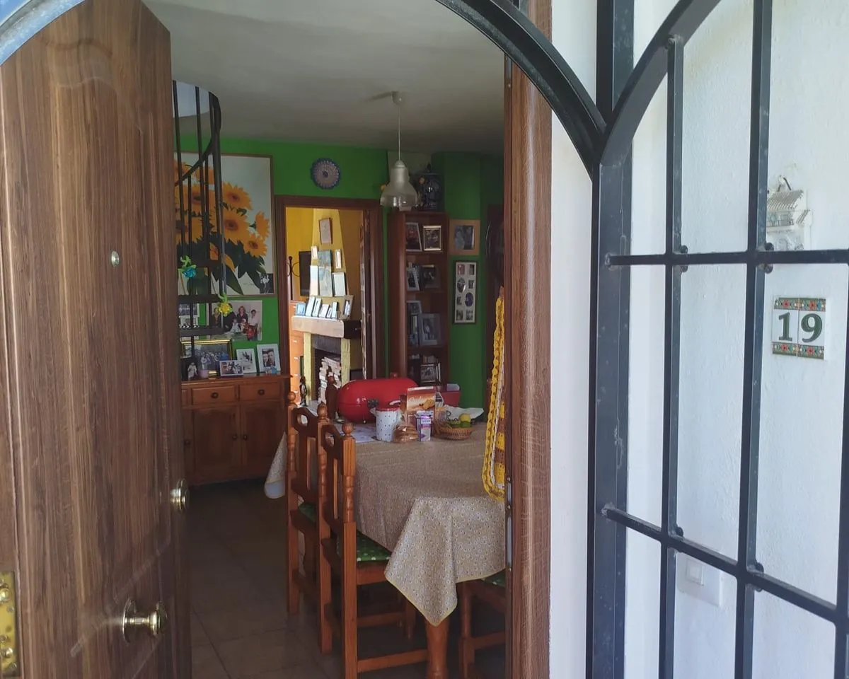 bdff8b8b-3677-4c94-9d39-9d3b72c6e8a4