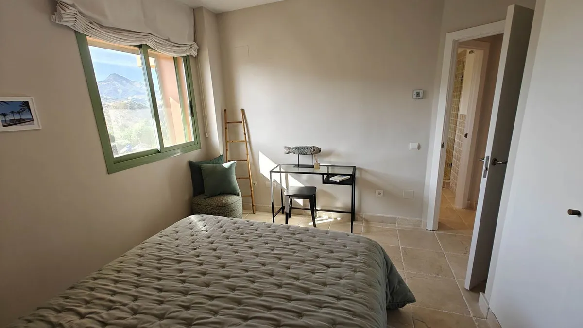 1b41f800-db31-4995-b2ce-9e34c8cdc75e