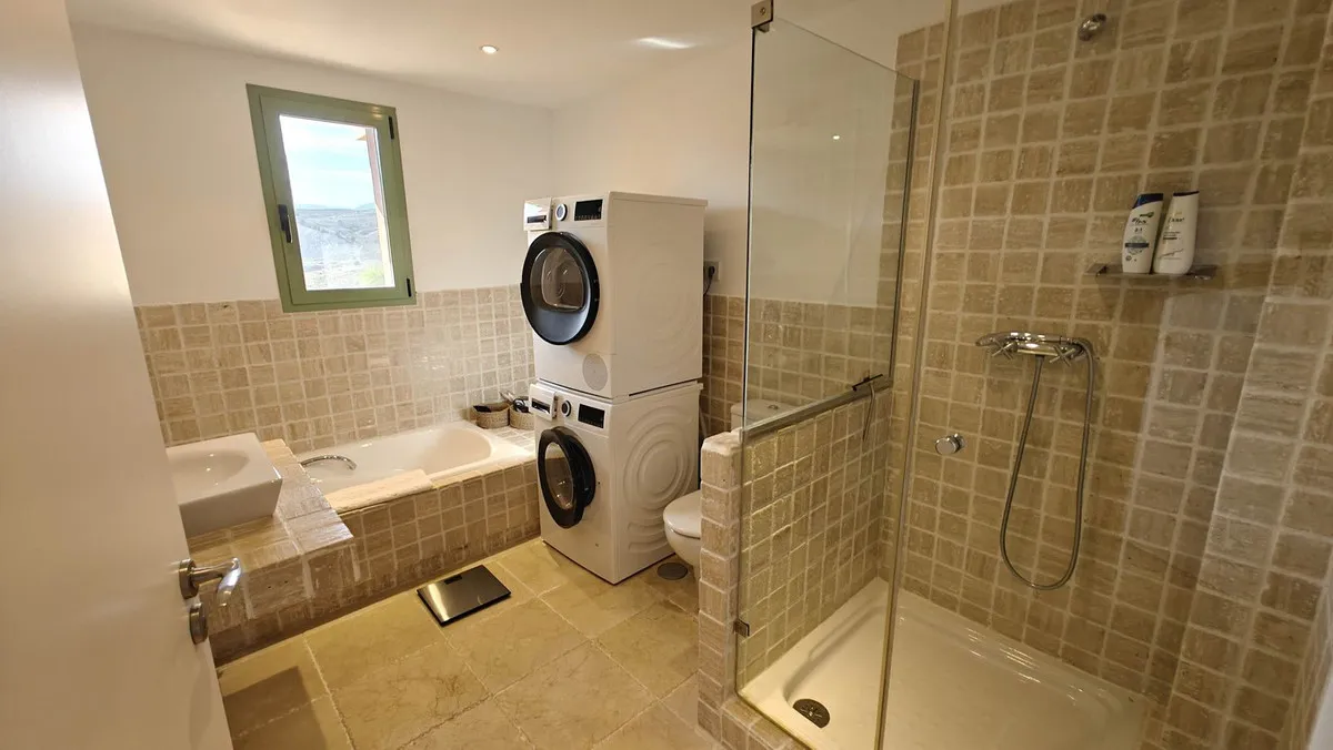 23414959-214c-44d6-89d7-795cbccb6222