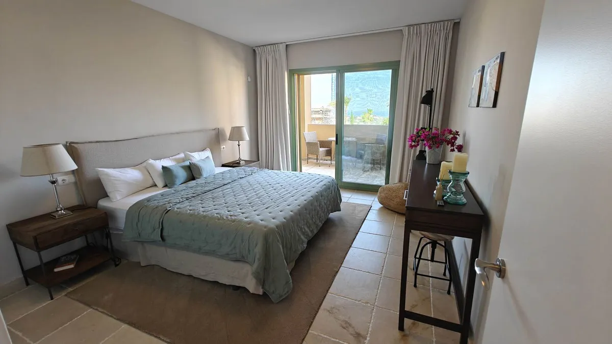 70e3f37e-0e7d-4582-bc25-637332126290