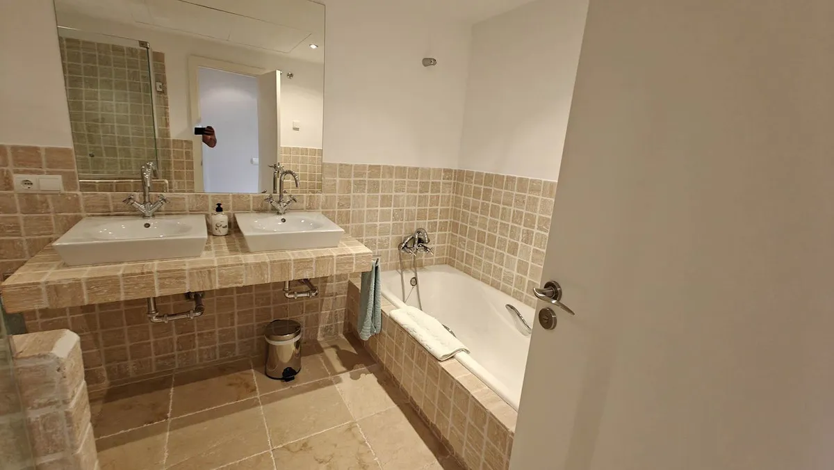 79b67a88-6ab4-4489-aef9-343187f8da56