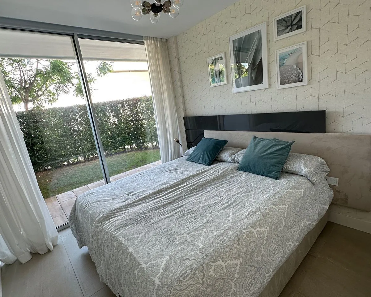 235985b0-35a4-48a1-bda2-e25ffb79d908