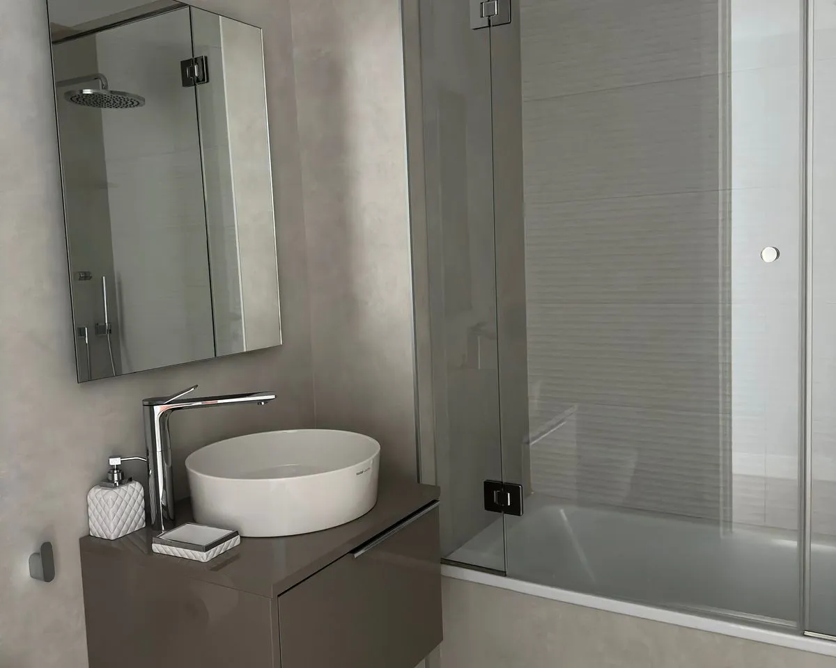 a5c79cd3-8d21-41fb-9f82-397c70bc3504