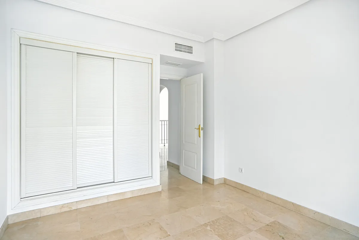 1ce987d2-206d-4ed8-83c7-5f930d067194