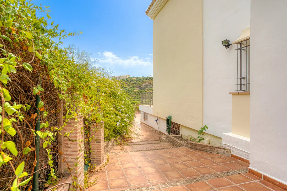 bac6dd28-6b5c-4345-948f-3f0b130e2932