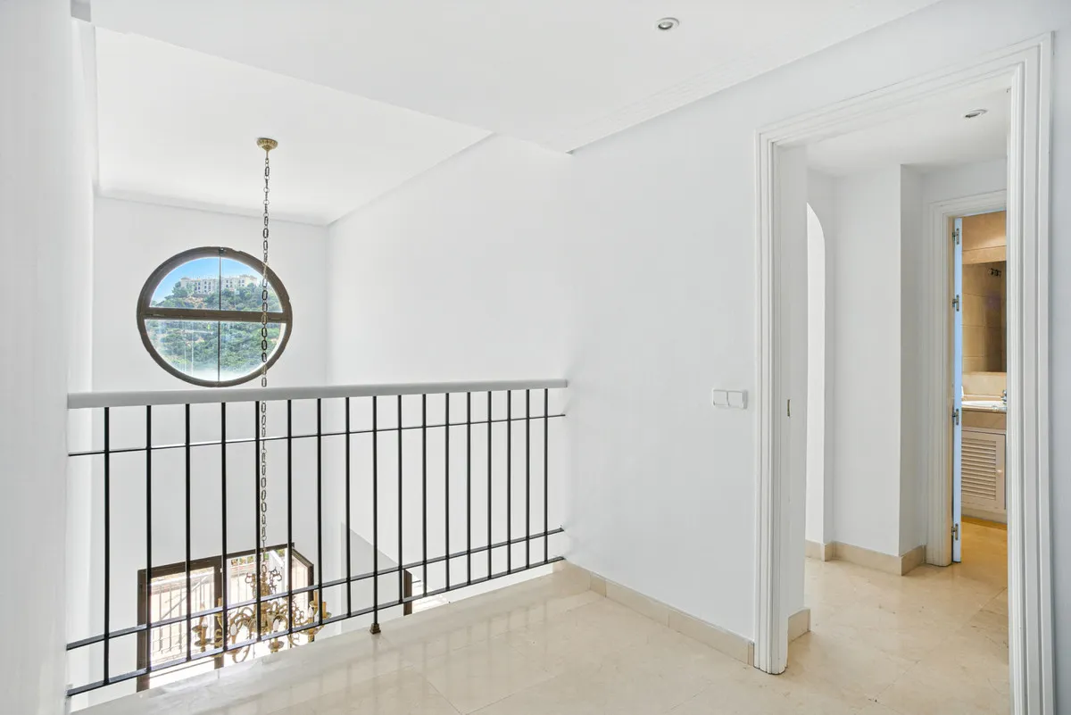 d4fc7d13-625d-4218-90f5-23bd0f291fd1