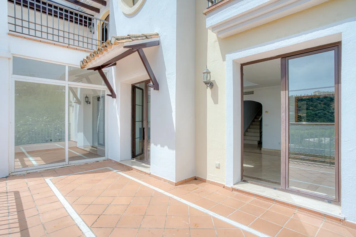 e571eb9b-c1d1-42c5-9456-9c1c4156395f