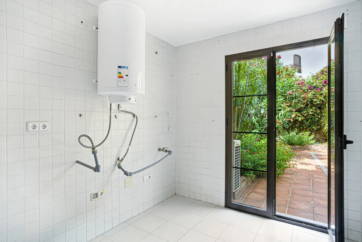 f38a3543-f626-4447-81e9-9ae723f6890e